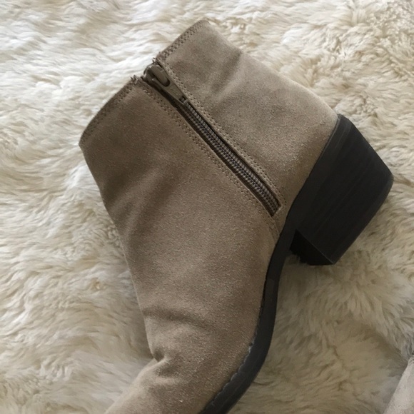 Tan booties - Picture 3 of 5